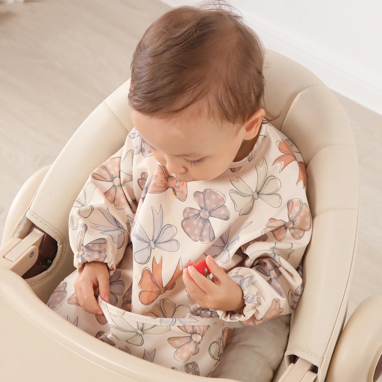 Waterproof Long Sleeve Baby Bib – Full Coverage Feeding Smock with Pocket